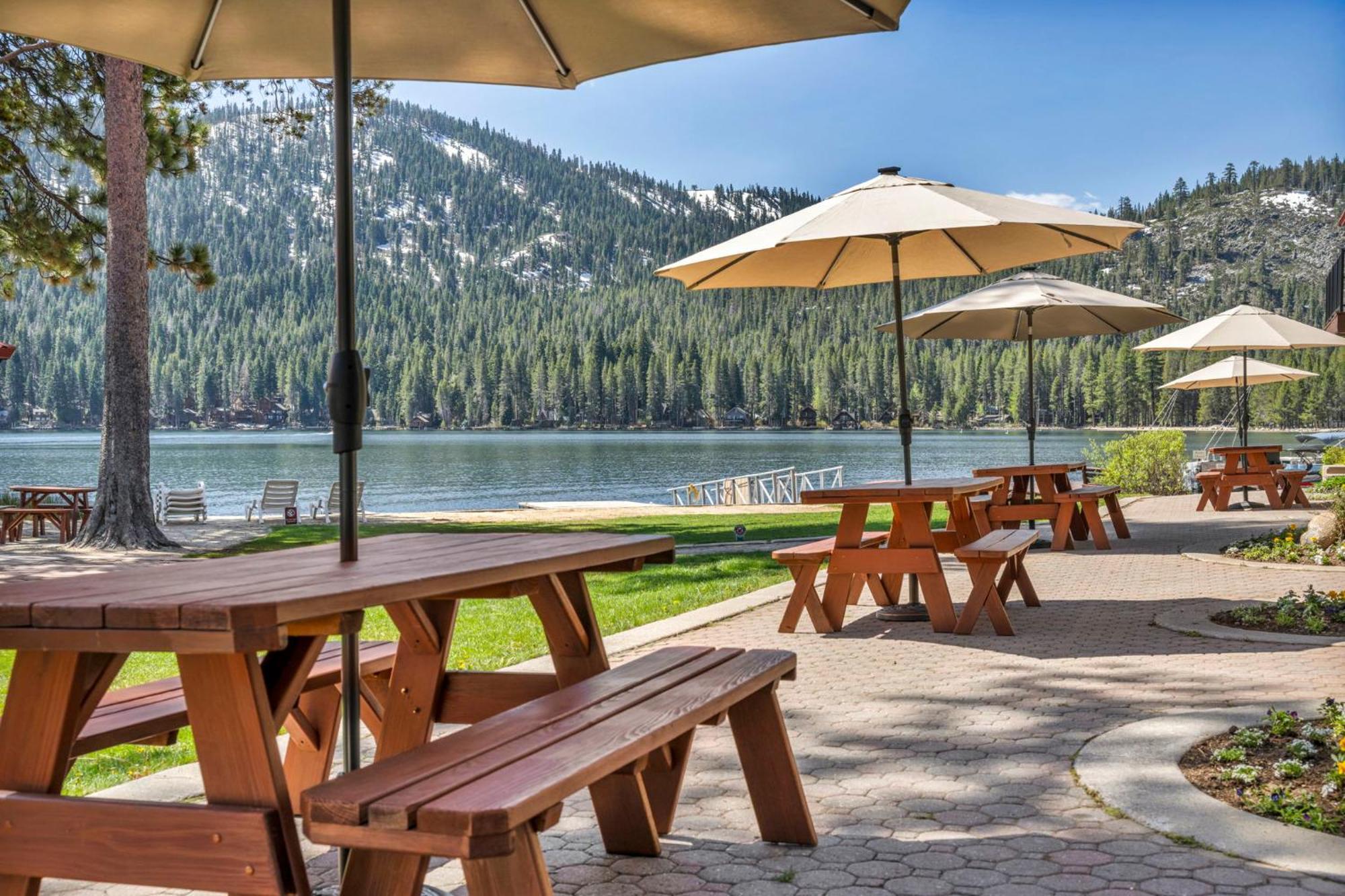 Charming Queen Studio Deluxe W/Balcony #233 At Donner Lake Village Траки Экстерьер фото