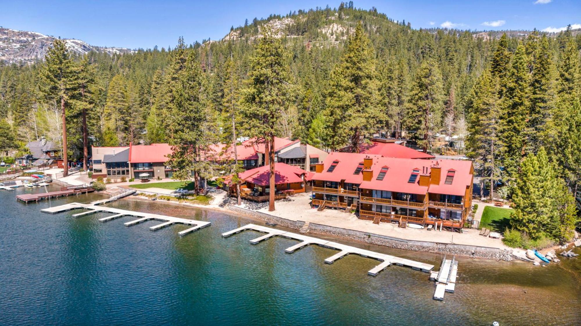 Charming Queen Studio Deluxe W/Balcony #233 At Donner Lake Village Траки Экстерьер фото