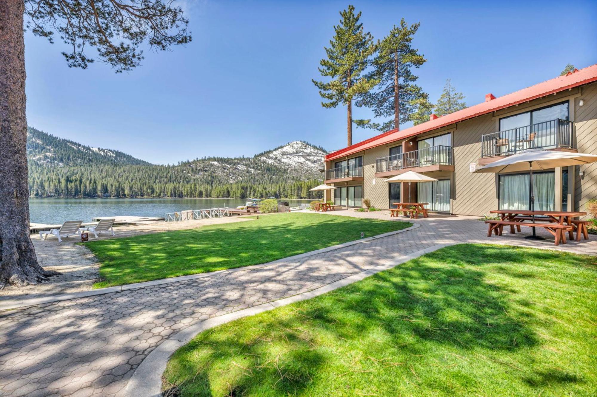 Charming Queen Studio Deluxe W/Balcony #233 At Donner Lake Village Траки Экстерьер фото
